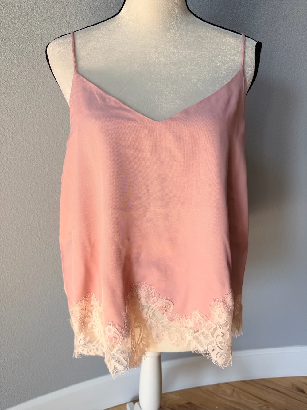 Nordstrom Pink Lace Trim Camisole Top V-Neck Spaghetti Strap Size Large